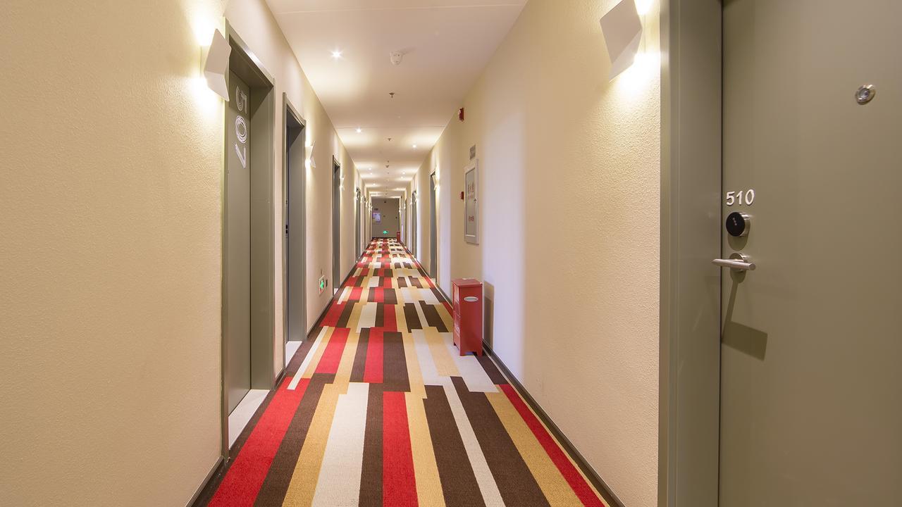 Ibis Beijing Tiantandongmen Metro Station Hotel Екстер'єр фото