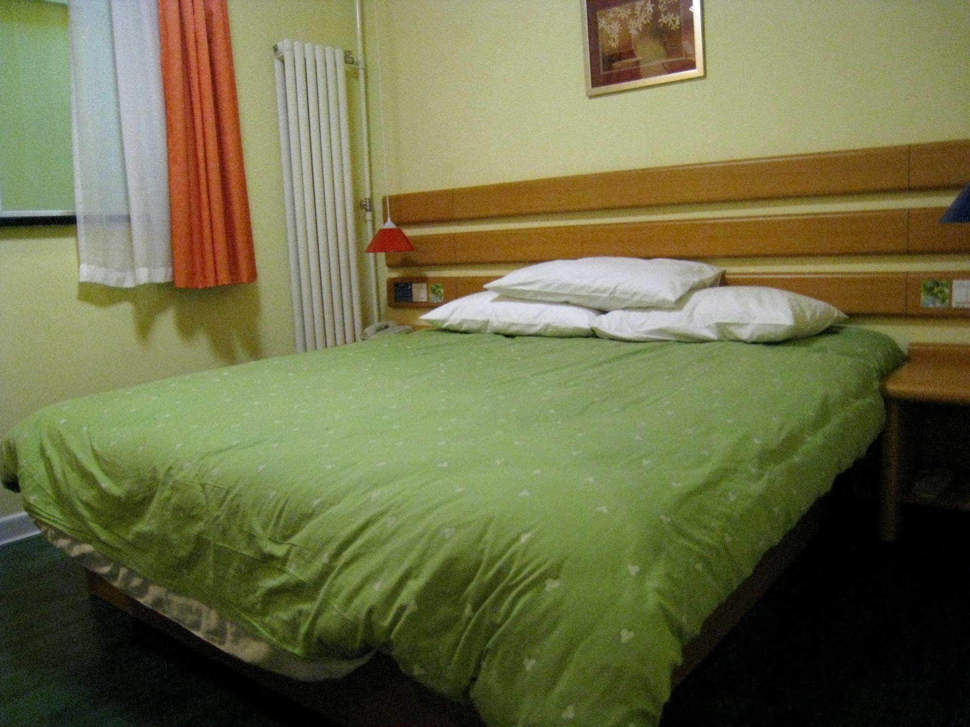 Ibis Beijing Tiantandongmen Metro Station Hotel Екстер'єр фото