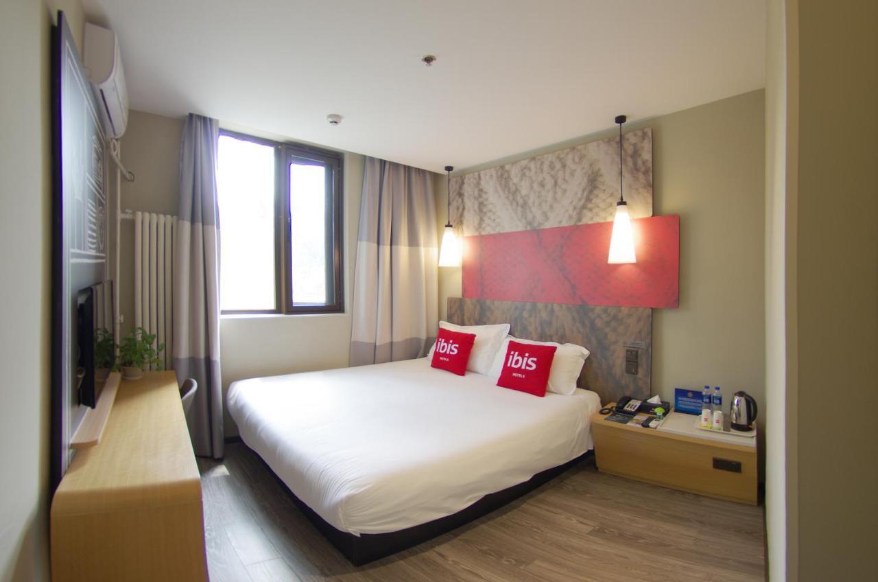 Ibis Beijing Tiantandongmen Metro Station Hotel Екстер'єр фото