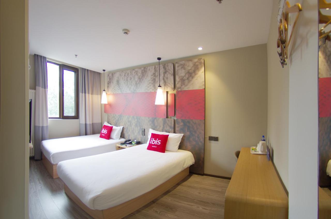 Ibis Beijing Tiantandongmen Metro Station Hotel Екстер'єр фото